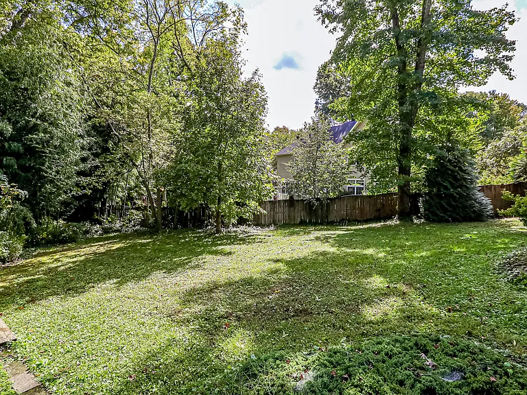 8113 Carlyle Pl — Photo 35