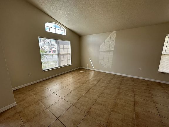 4th image of 13207 Early Frost Cir