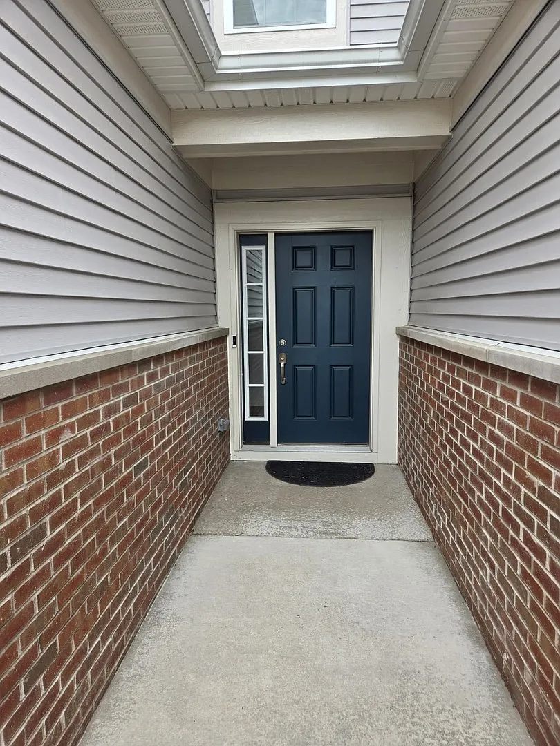 3 bed, 2.5 bath, 1776 sqft, $2,700 — Photo 1