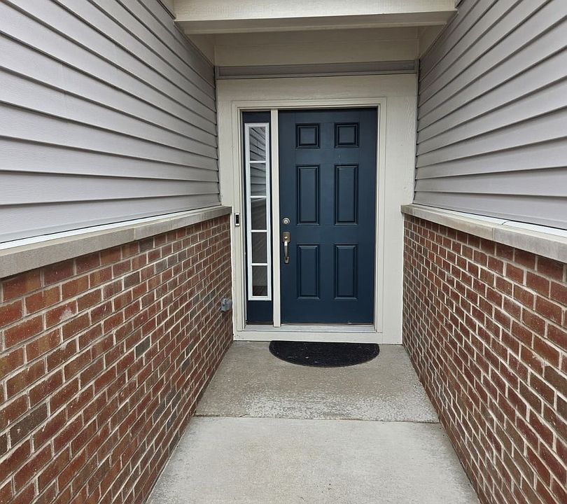 1st image of 2015 Pembridge Ln #2015