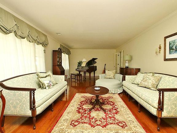 5th image of 5327 Luwana Dr