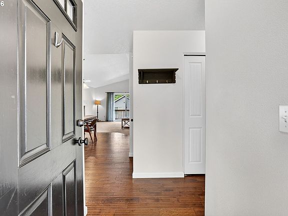 4th image of 39730 Wall St