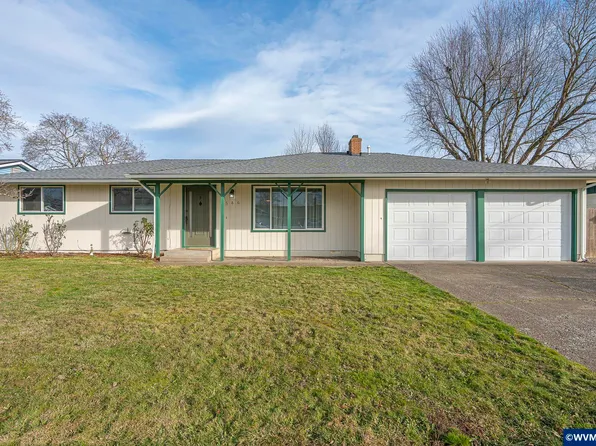 586 45th Pl NE, Salem, OR 97301