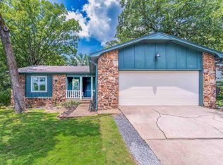 2 Pinecrest Ln, Maumelle, AR 72113
