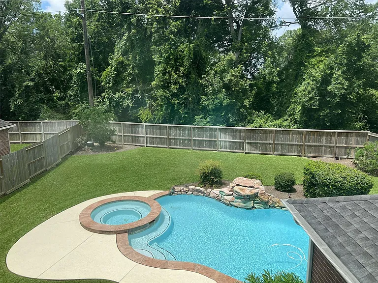 23703 Banning Point Ct — Photo 34