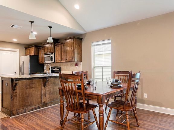 5th image of 116 Acacia Ln