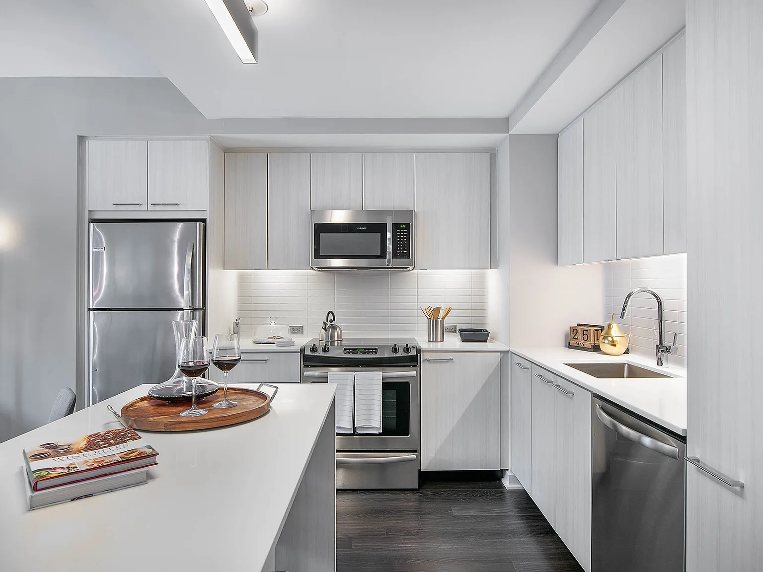 Signature Reston Town Center Apartments — Photo 2