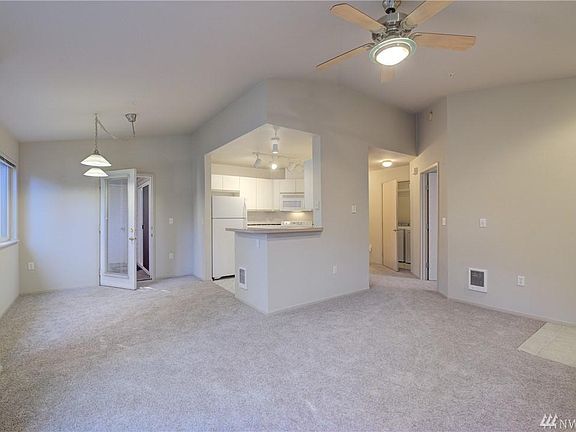 4th image of 11130 SE 208th St APT J201
