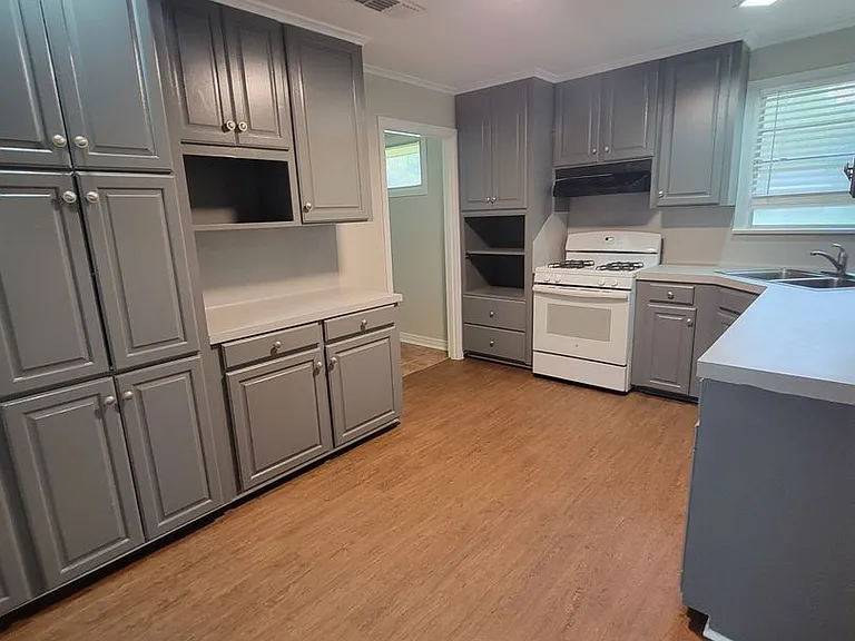 188 Charles Ave #188 — Photo 12