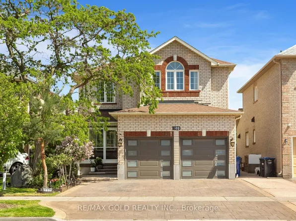 702 Twain Ave, Mississauga, ON L5W 1K7
