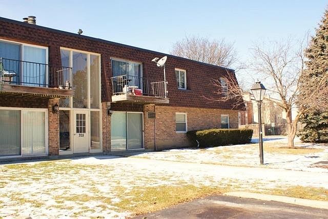 1st image of 705 Grove Dr APT 204