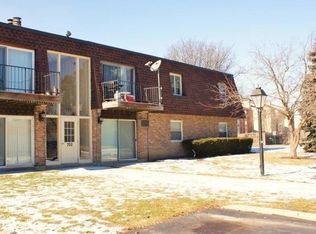 705 Grove Dr APT 204, Buffalo Grove, IL 60089