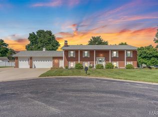 301 Adams Dr, Waterloo, IL 62298