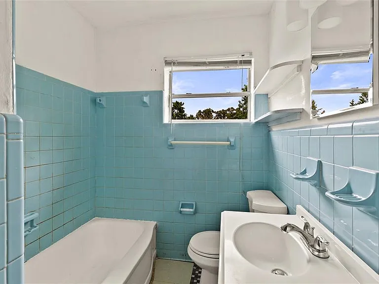 4222 18th St N — Photo 11