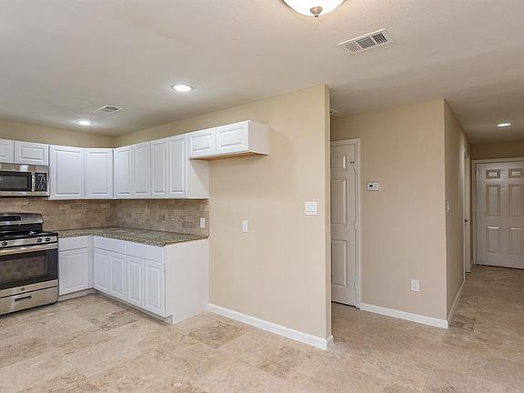 5th image of 204 Mahan Ave
