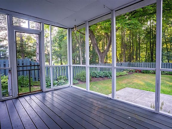 4th image of 103 Green Acres Dr