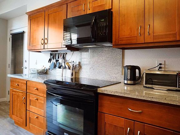 5th image of 144 S 3rd St Unit 318