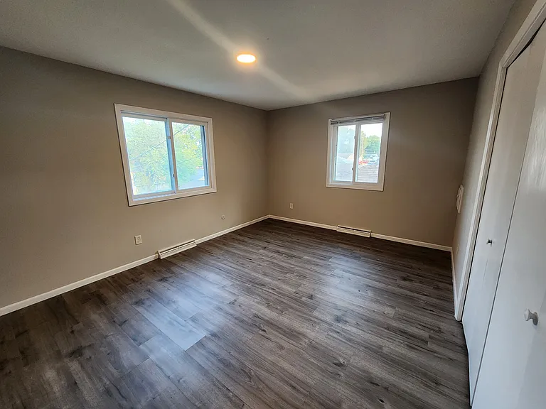 405 2nd Ave S — Photo 24