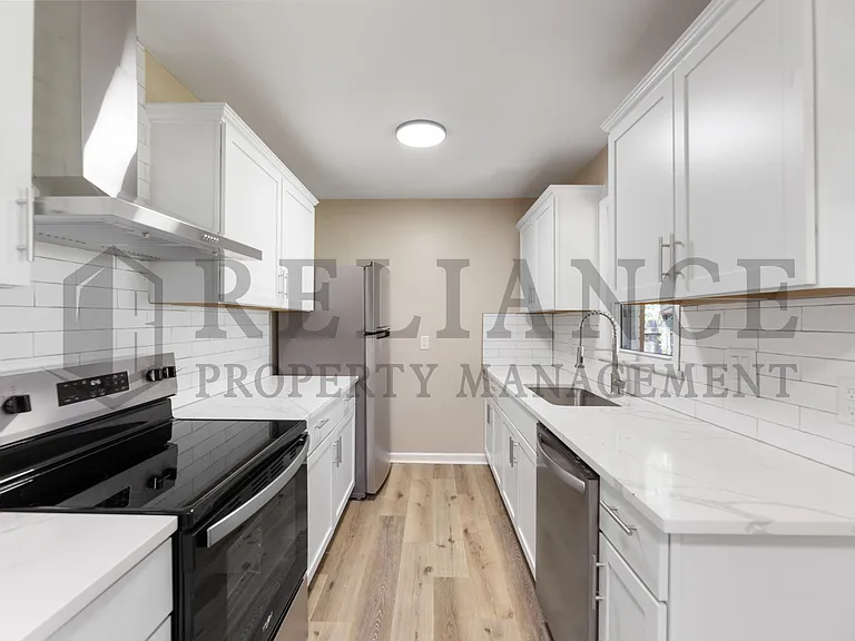 416 Alexander Dr — Photo 15