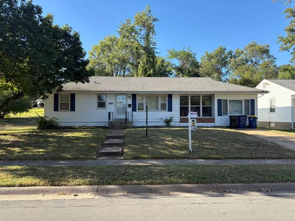 3217 Krem Ave, Saint Ann, MO 63074