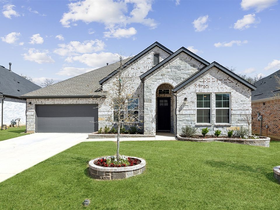 1st image of 322 Glen Ln