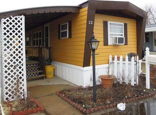 22 Oak St, Robbinsville, NJ 08691