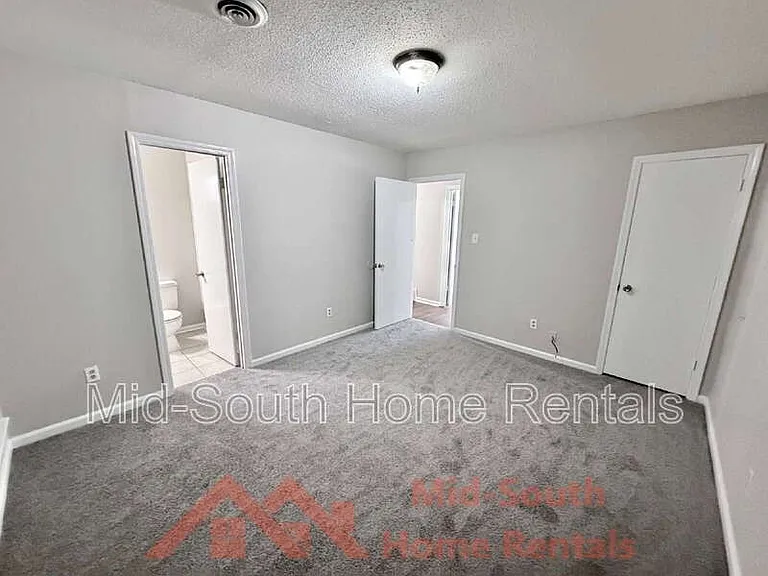 4147 Hallview Dr — Photo 10