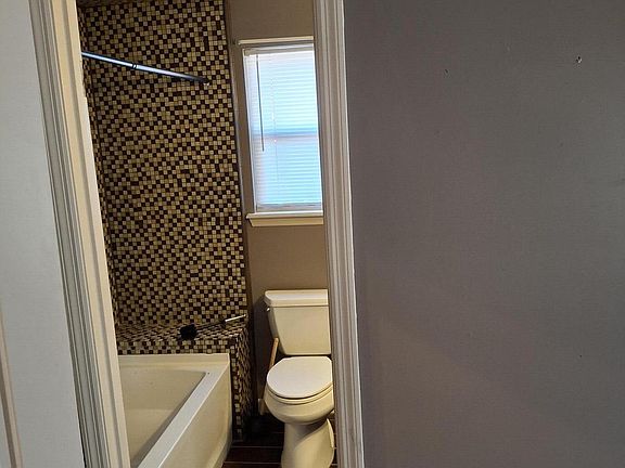 5th image of 3736 Crest Drive