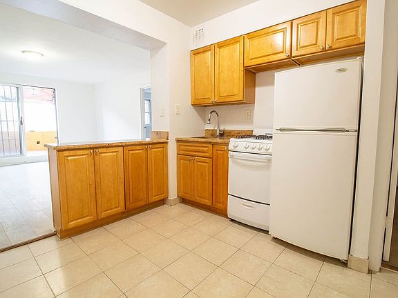 4th image of 25-29 32nd St #1E