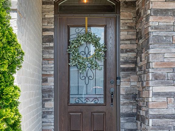4th image of 5033 Lady Thatcher Dr