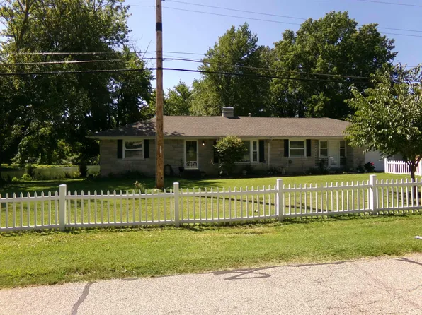 2733 Lake Dr, Evansville, IN 47711