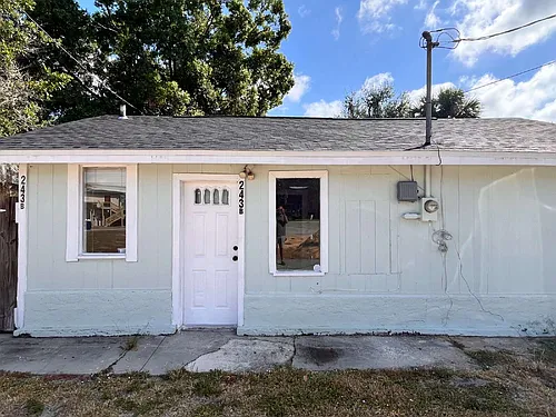 243 N Commerce Ave #B Photo 1