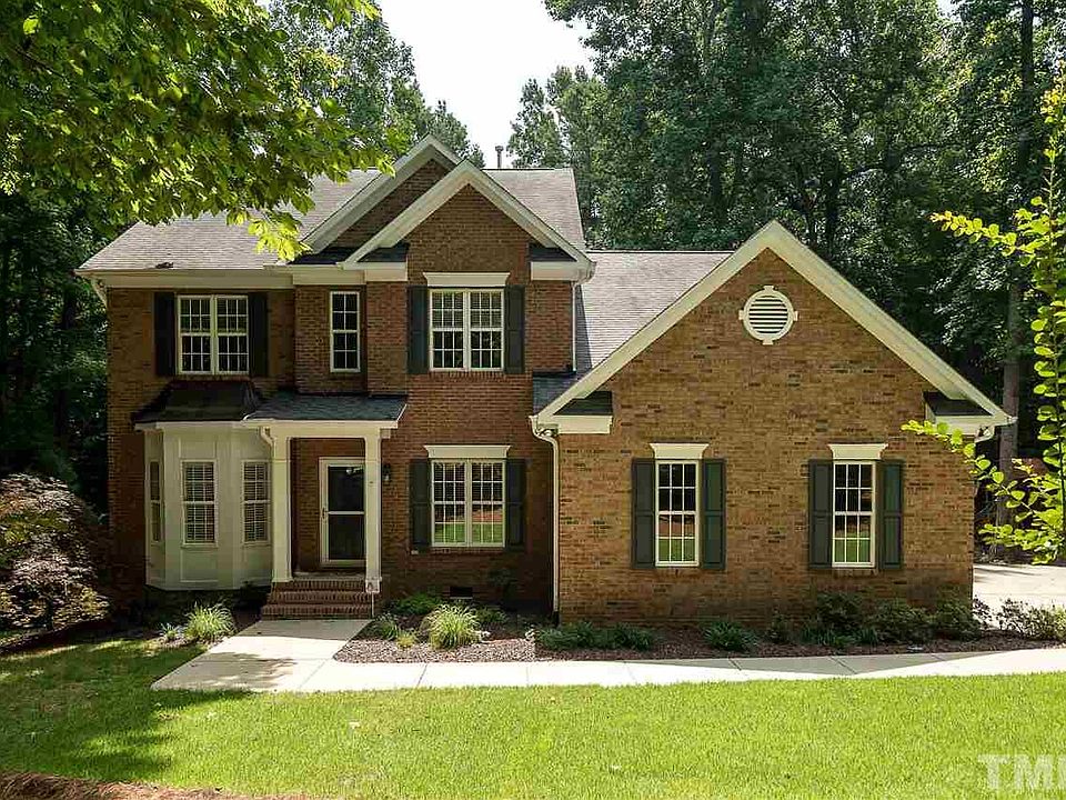 1st image of 10 Penwick Pl