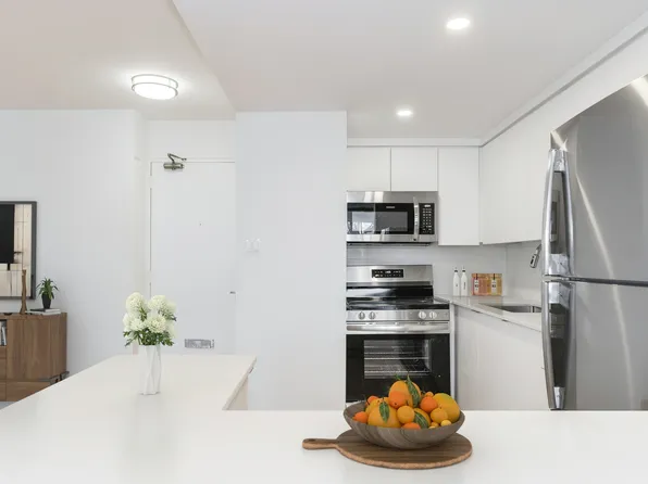 33 Erskine Avenue
