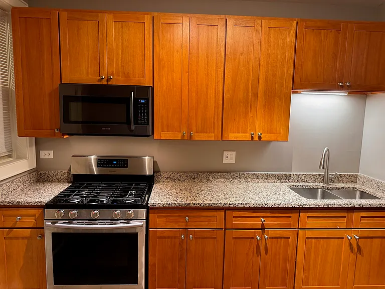 7138 S Ridgeland Ave #2 — Photo 2