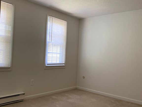4th image of 252 West St APT 4