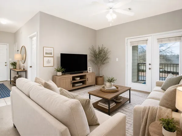 3297 S College St APT C201, Auburn, AL 36830