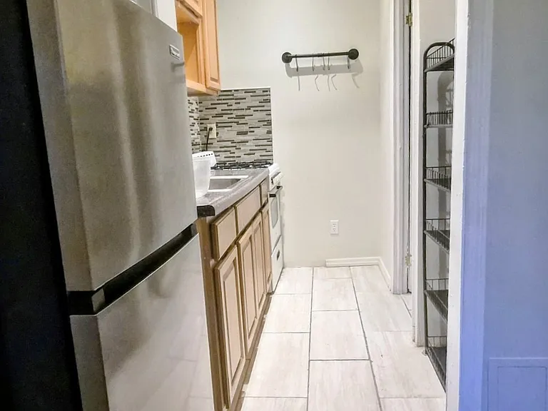 1123 Bergen St #4 — Photo 4