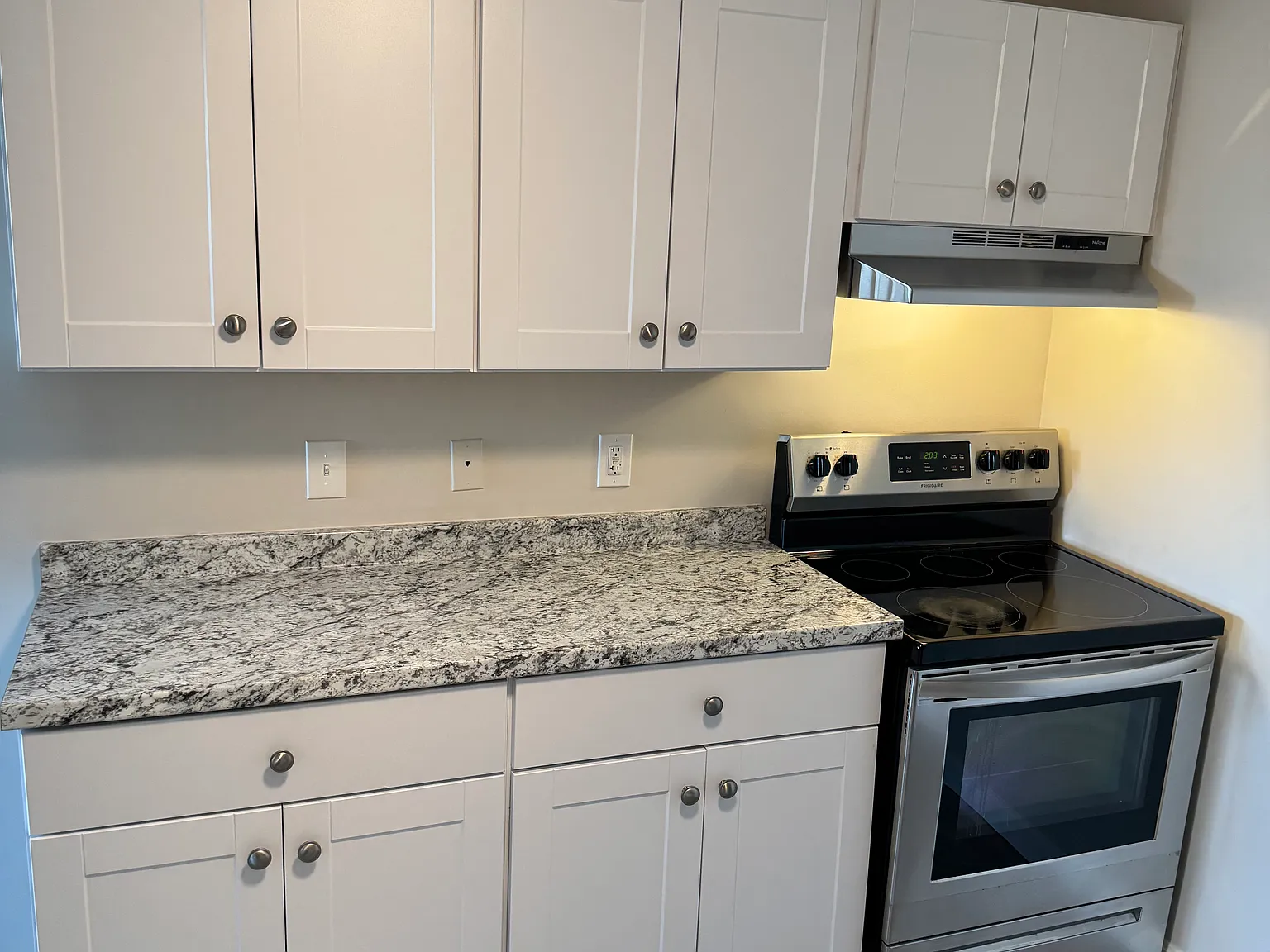 10-14 Washington Ave — Photo 1