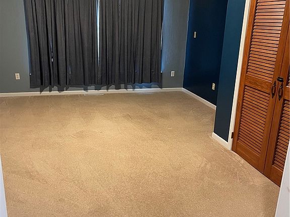 5th image of 313 Roe Ave
