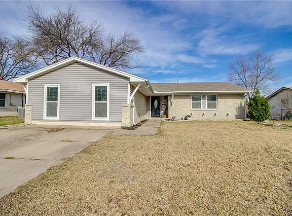 4th image of 1209 Lourock Dr