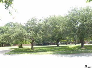 2601 Point Dr, Monroe, LA 71201