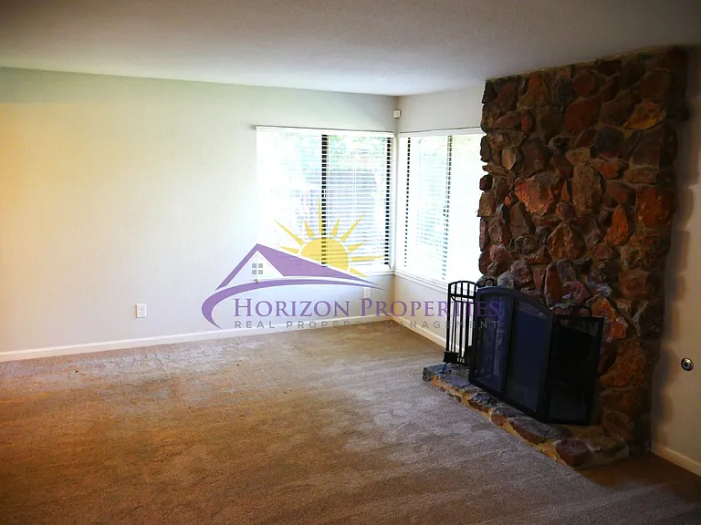 5329 Leavitt Way — Photo 7
