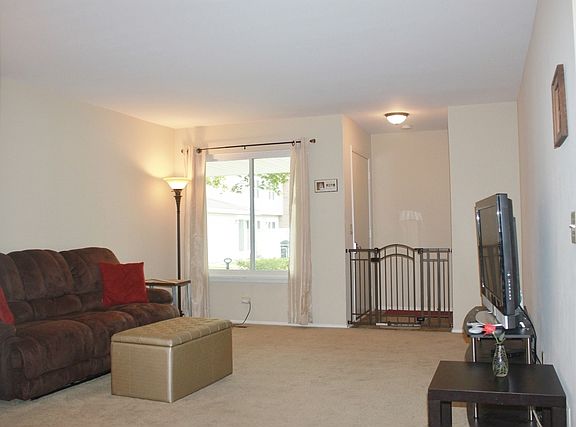 3rd image of 2188 N Queensburg Cir #2188