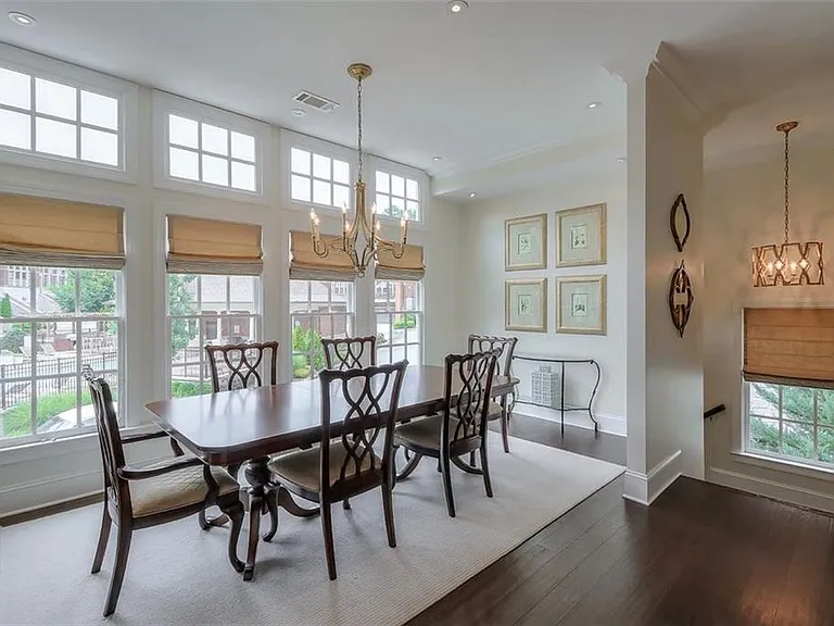 1317 Dover Cir NE — Photo 12