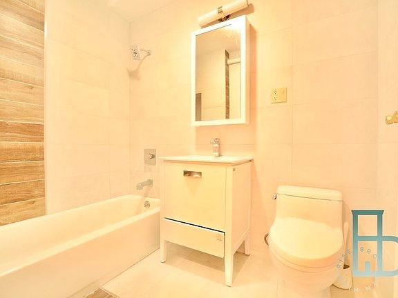 5th image of 24 Suydam Pl APT 1A