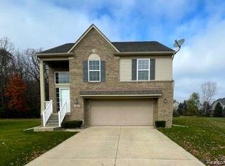 485 Brookfield Dr, Westland, MI 48185