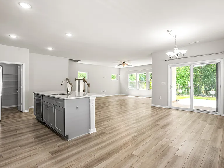 4008 Passenger Pl — Photo 10