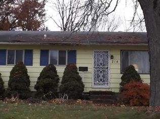 214 Corwin Ln, Fort Wayne, IN 46816