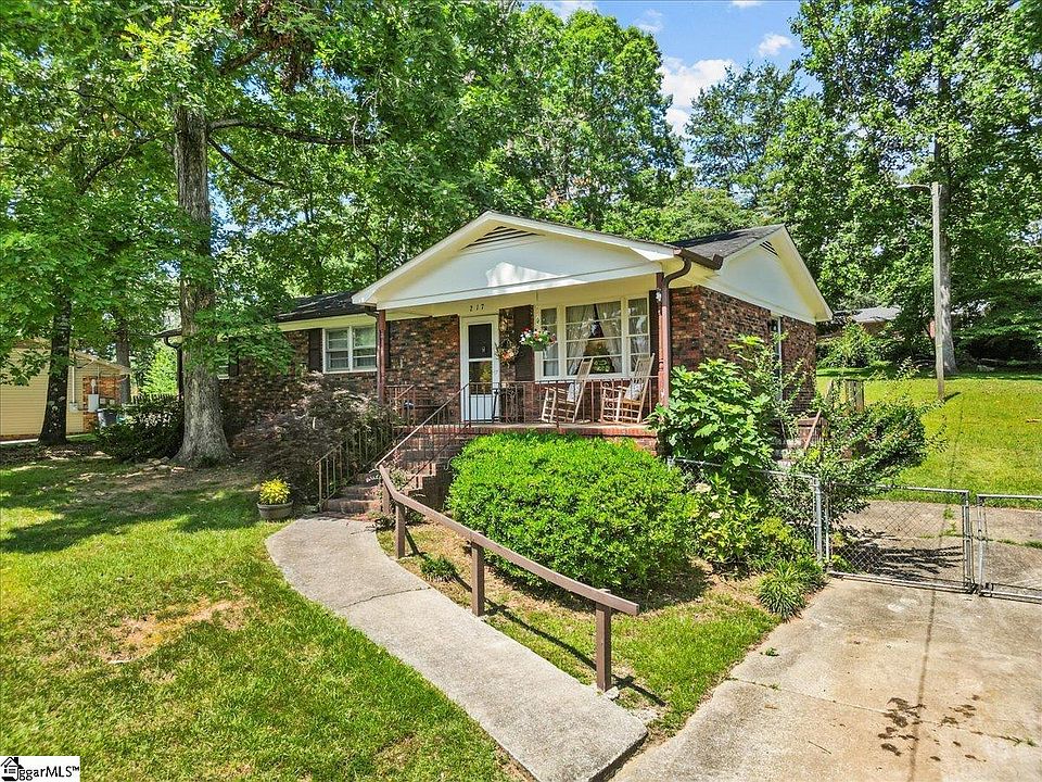 1st image of 217 Lorraine Dr
